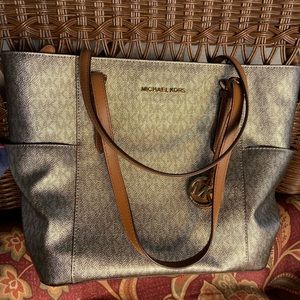 MK tote